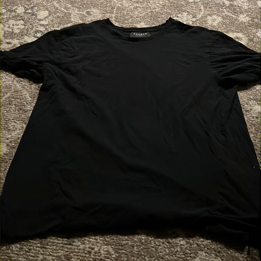 Pacsun black tee